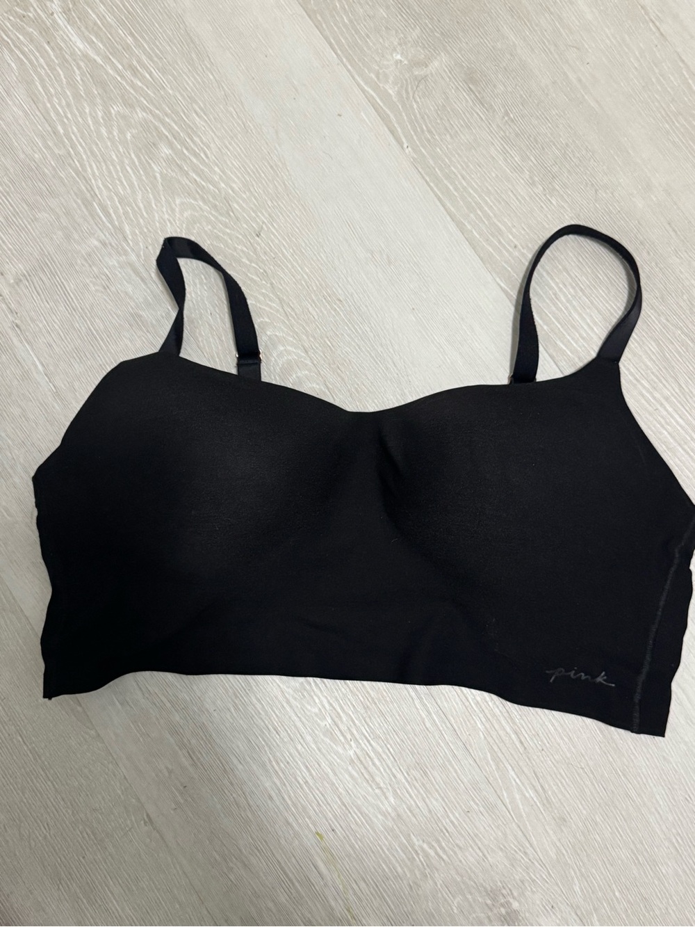 PINK Victoria's Secret Wireless Lightly Lined Black Seamless‎ Scoop Bralette